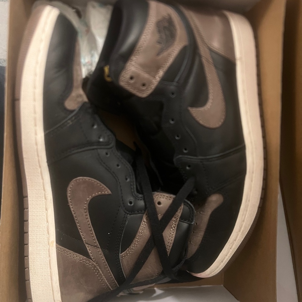 Nike Black and Brown Sneakers High-Top Design